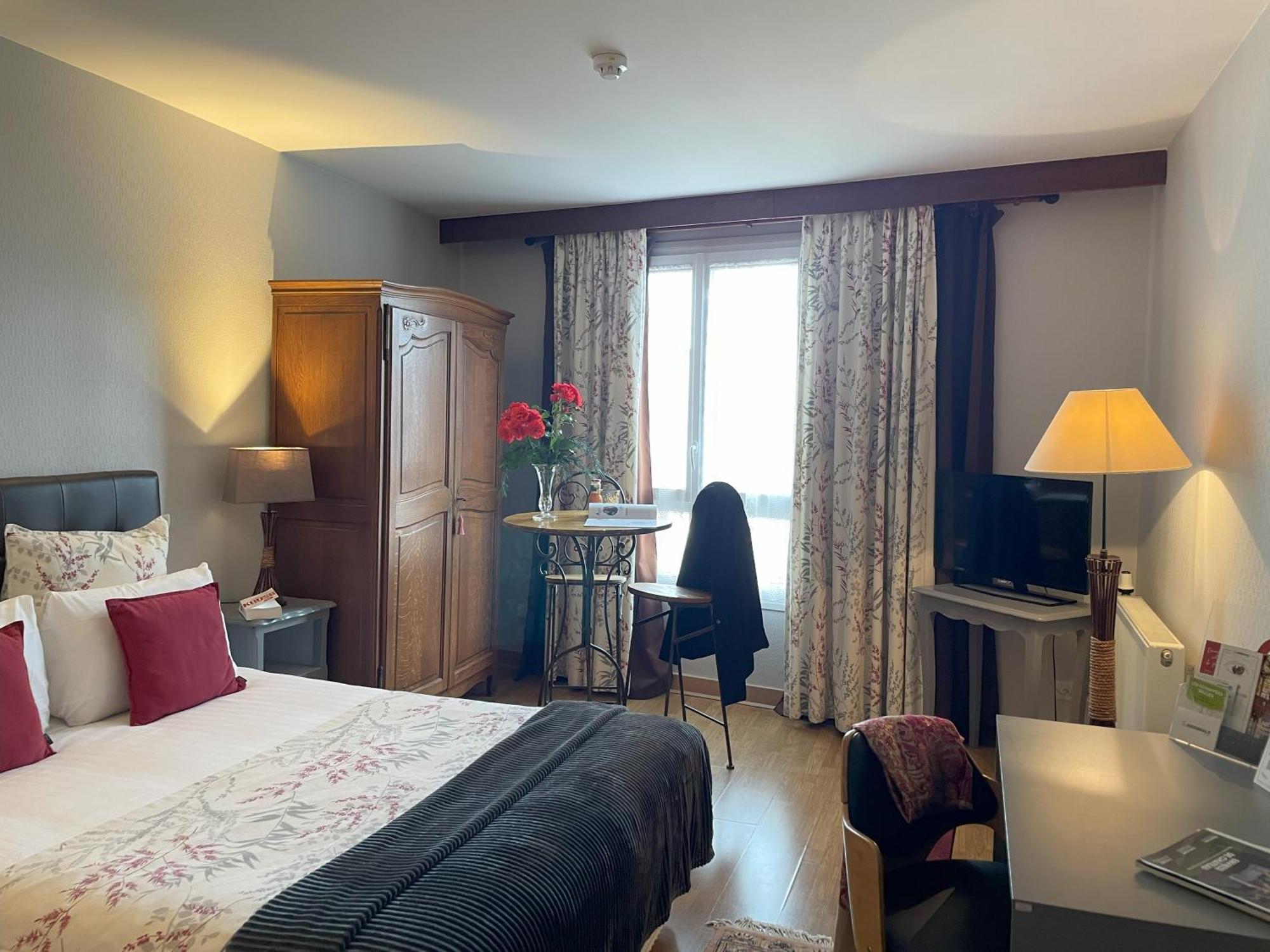 The Originals Boutique, Hôtel Clos Sainte Marie, Nevers  Buitenkant foto